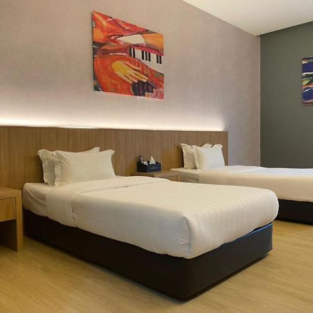 Kluang Riverview Hotel Keluang Exterior foto