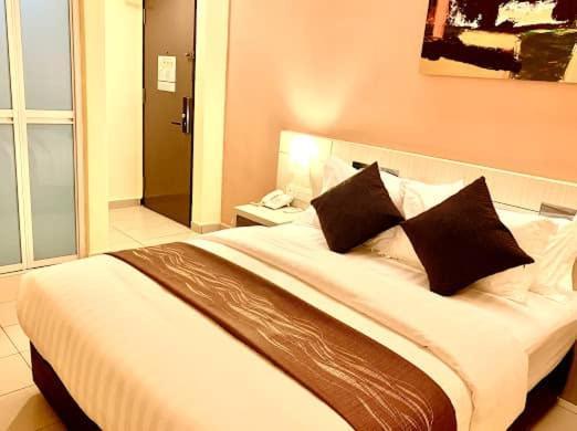 Kluang Riverview Hotel Keluang Exterior foto