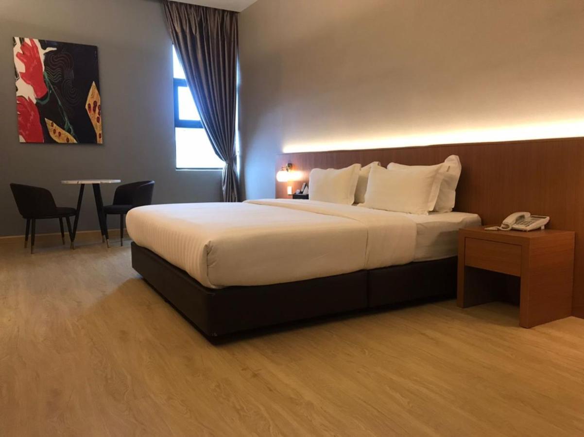 Kluang Riverview Hotel Keluang Exterior foto